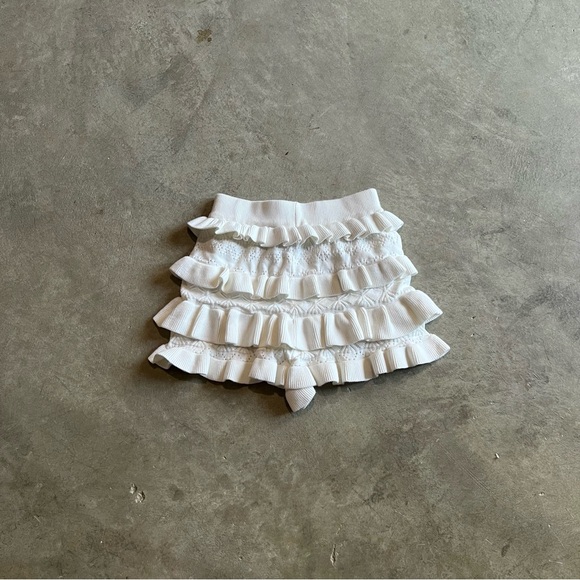 HIGH WAISTED RUFFLE SHORT - Picture 3 of 4